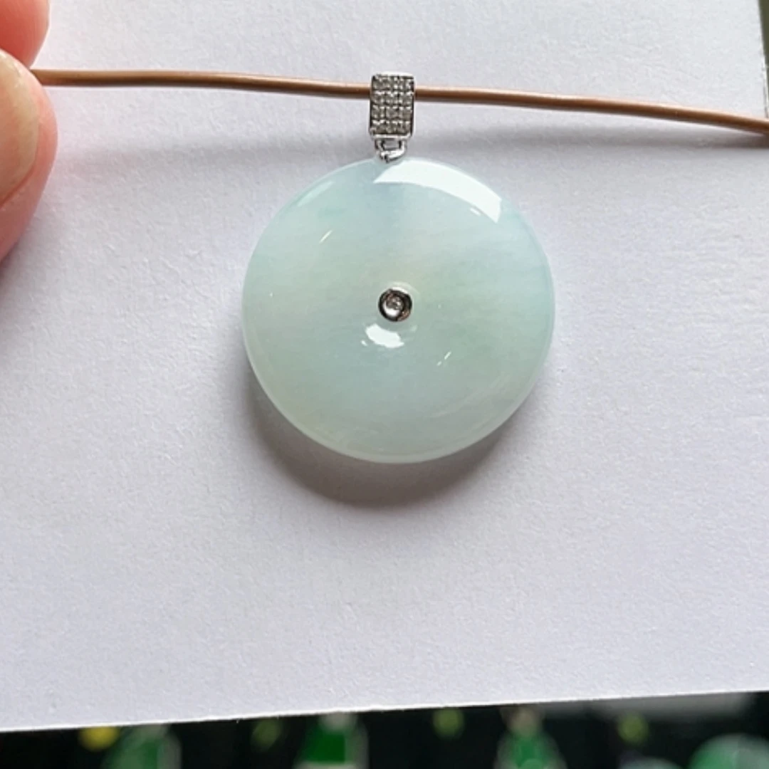 【闪购商品】吊坠(不含链)18K金镶嵌翡翠