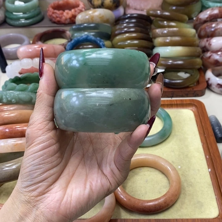 墨***泉东陵石未镶嵌手镯