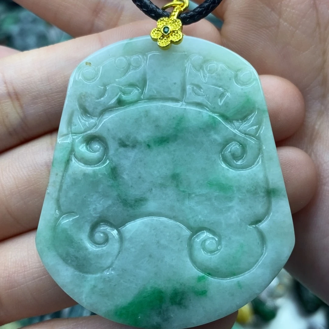翡翠未镶嵌颈饰吊坠