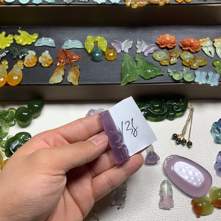 浅***然蛇纹石玉合金发饰