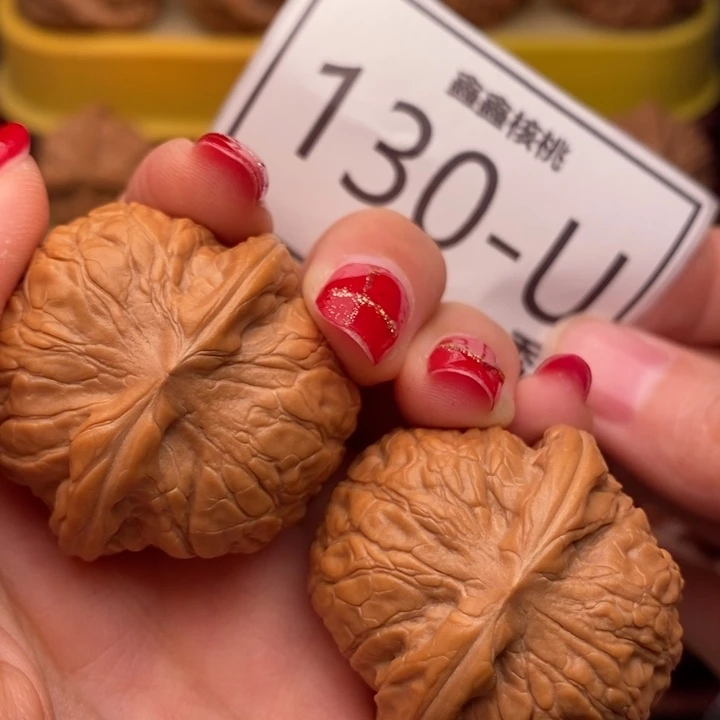 把件桃核乾隆磨36……