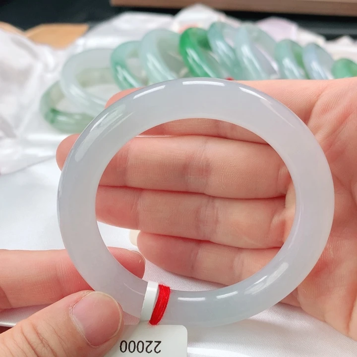 翡翠手镯未镶嵌缅甸A货翡翠手镯