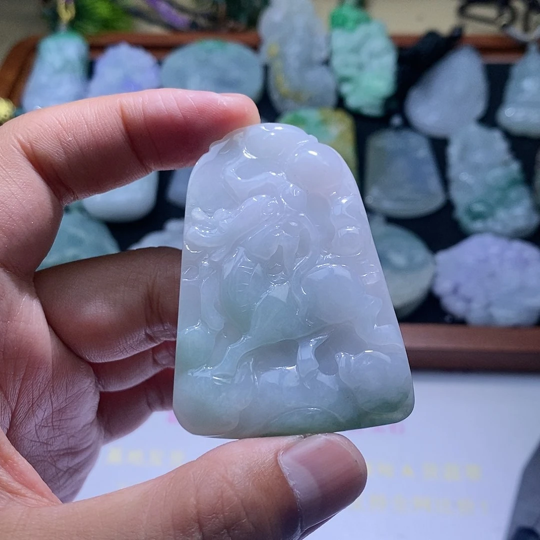 【闪购商品】翡翠颈饰未镶嵌麒麟