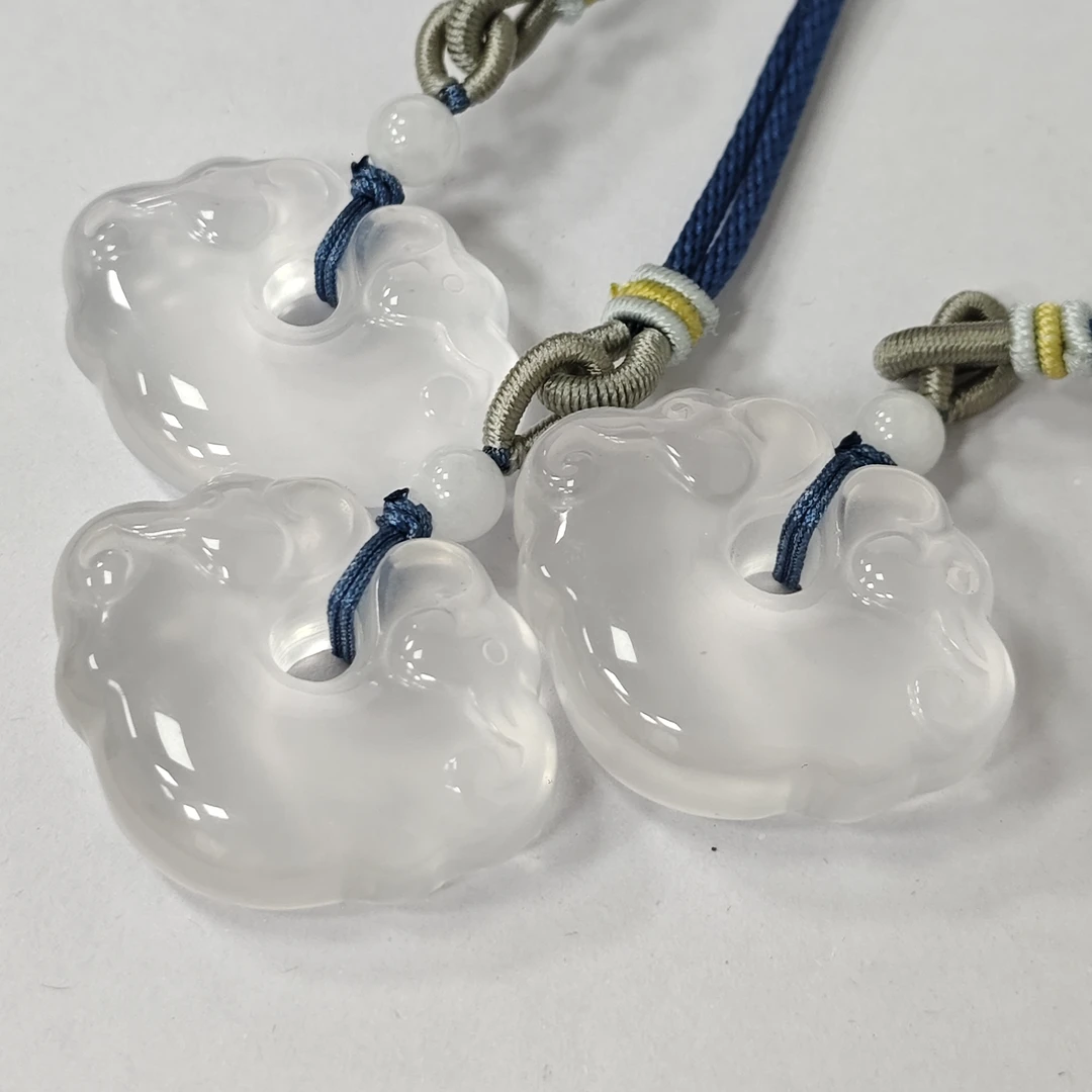 【书记甄选】天然奶白晶如意锁吊坠 多样性发一件 3877NZ