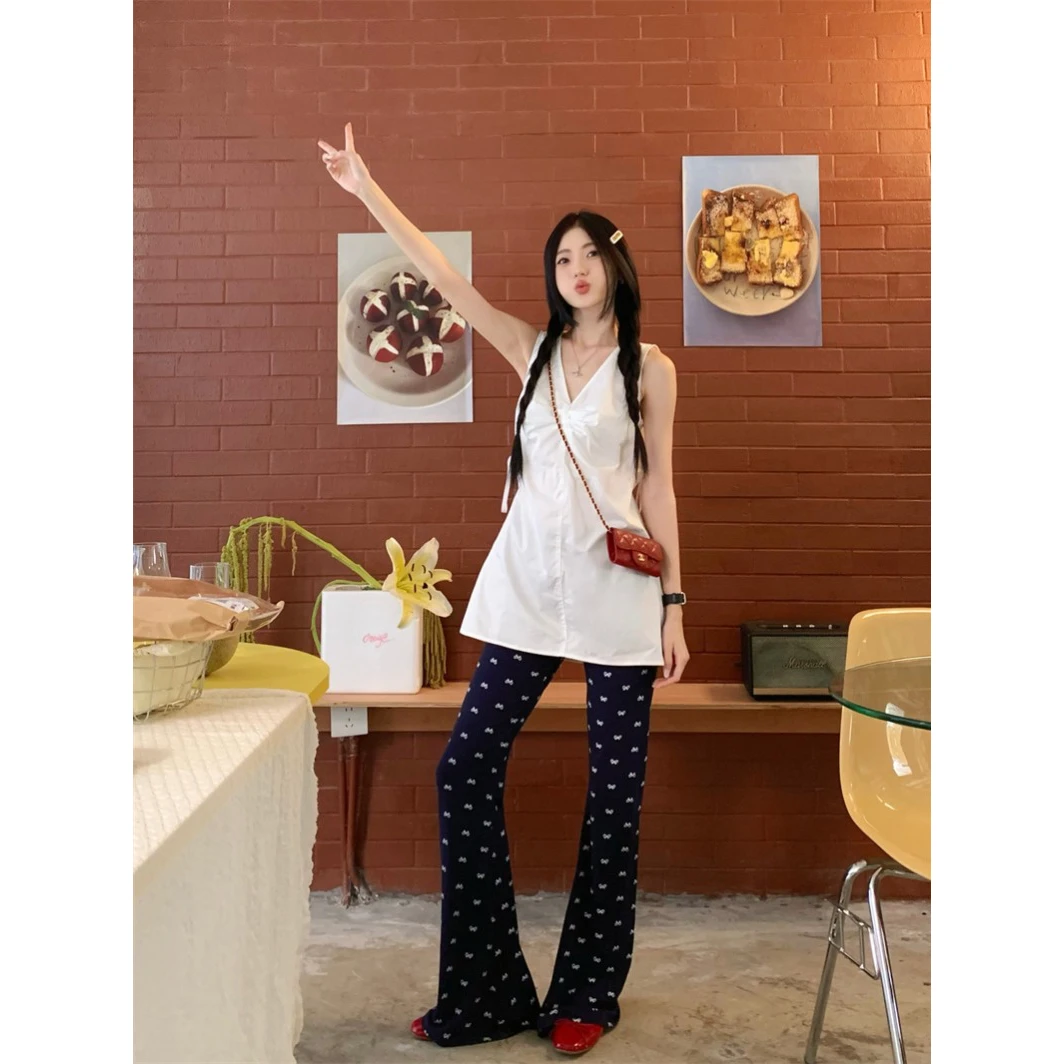 时尚褶皱休闲套装女减龄纯色V领无袖背心夏季藏青色微喇裤两件套