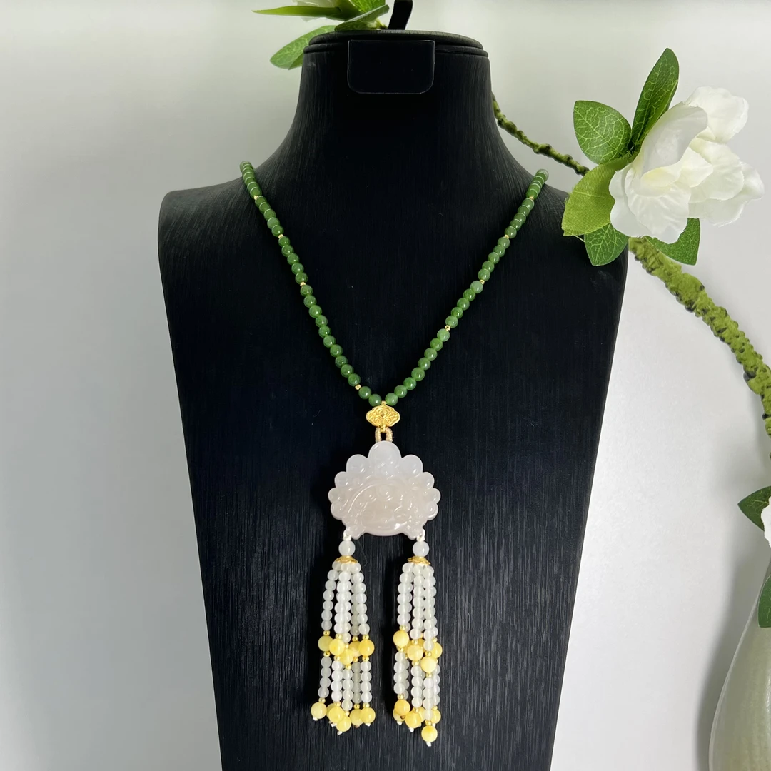 壹屿珠宝 和田玉京剧宝宝颈饰