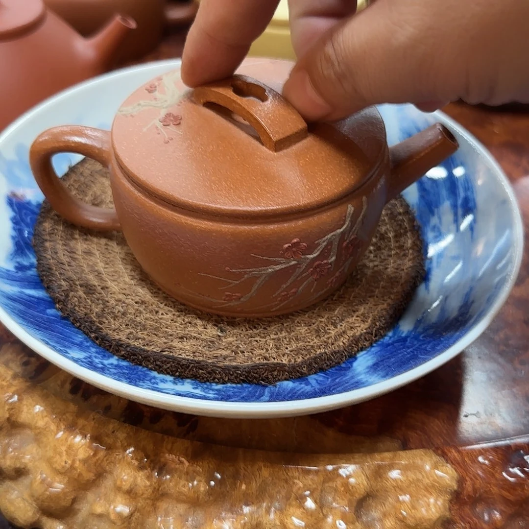 茶壶紫砂堆刻汉瓦红降坡