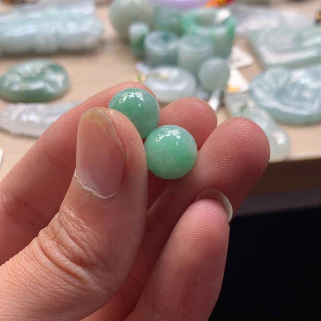 颈饰未镶嵌翡翠吊坠