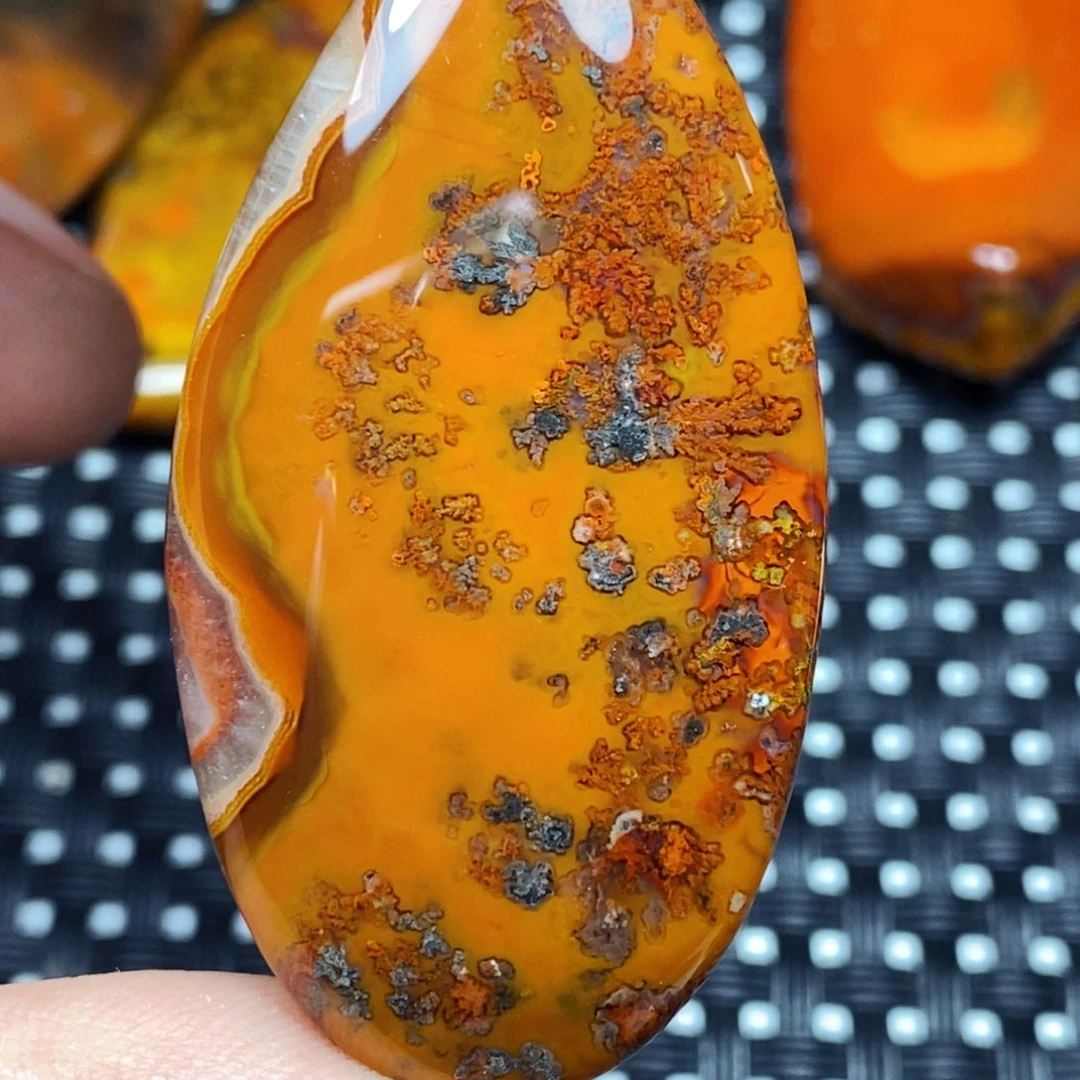 未镶嵌颈饰玛瑙/玉髓容*
