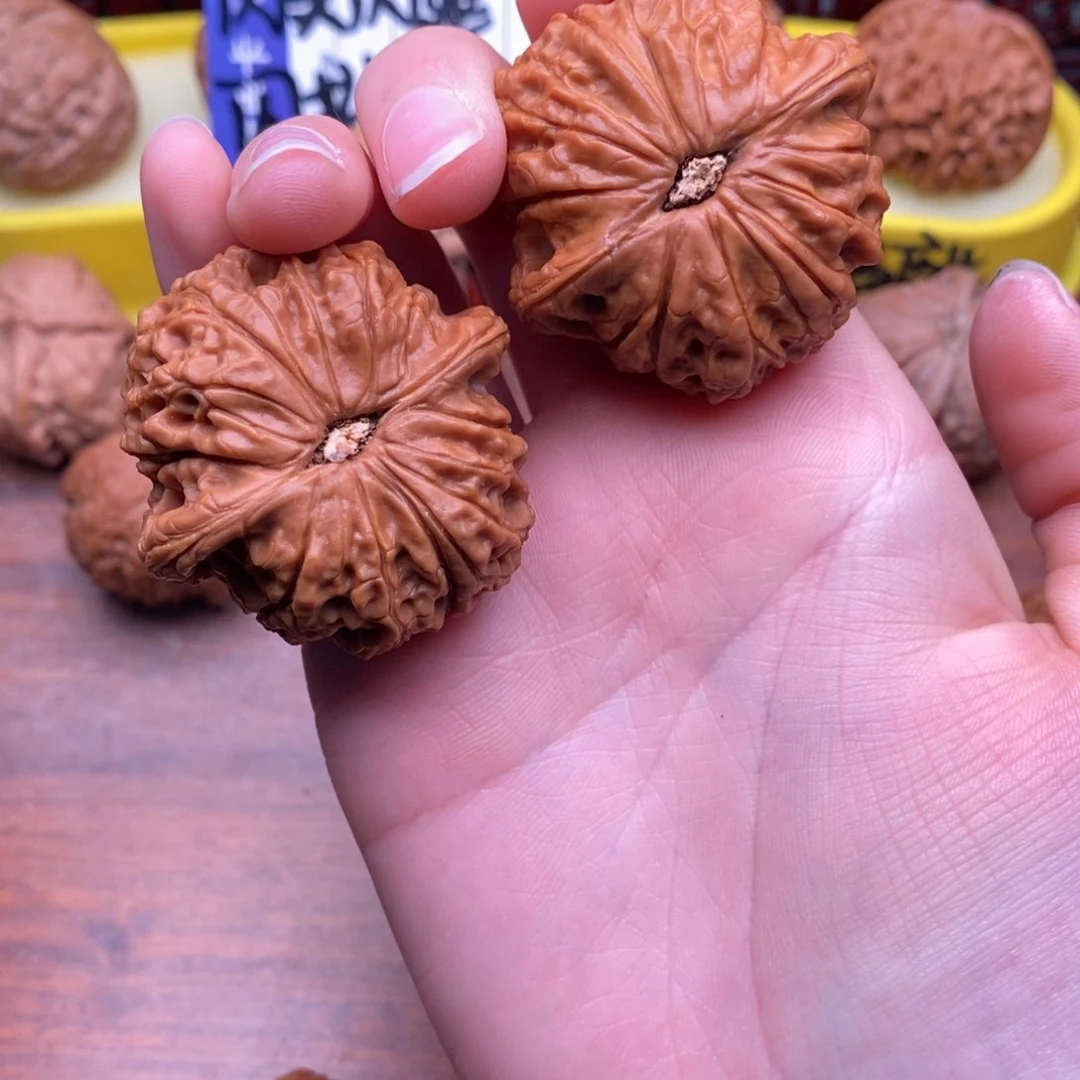 吊坠文玩核桃血麒麟