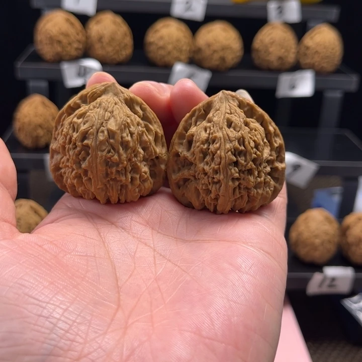 D***h文玩核桃吊坠核桃