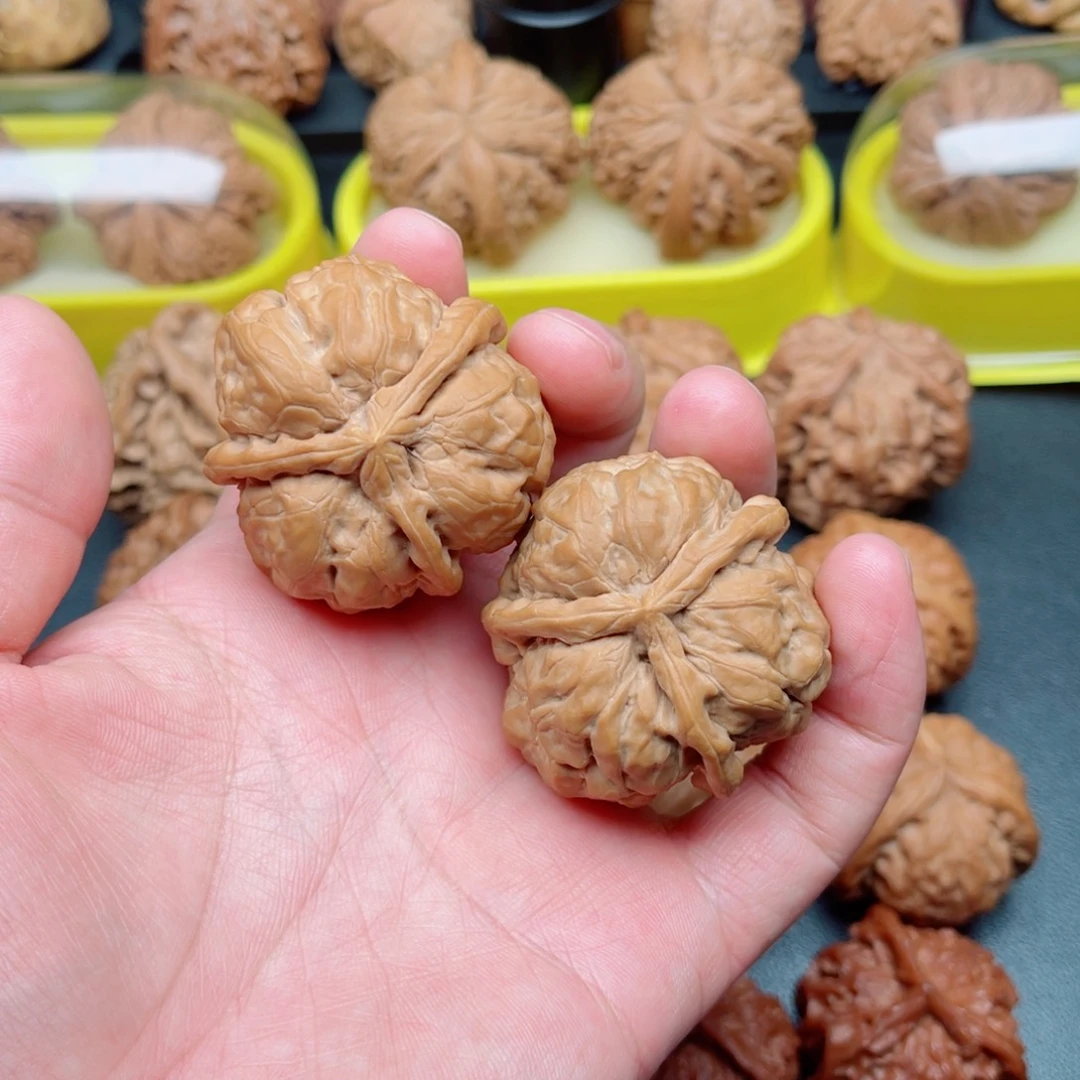 吊坠文玩核桃蛤蟆头三棱42×41×41