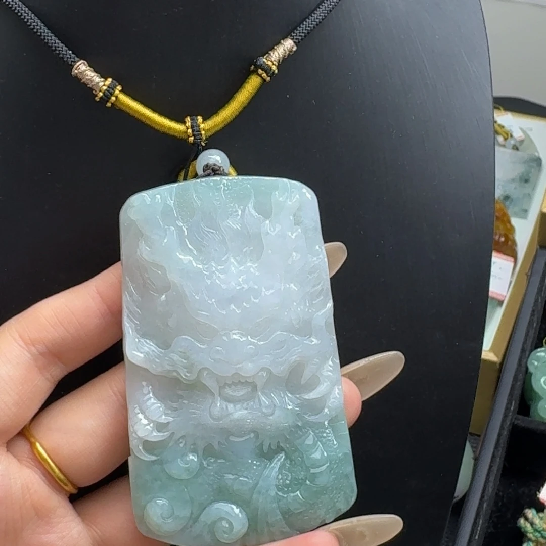 翡翠未镶嵌颈饰天然