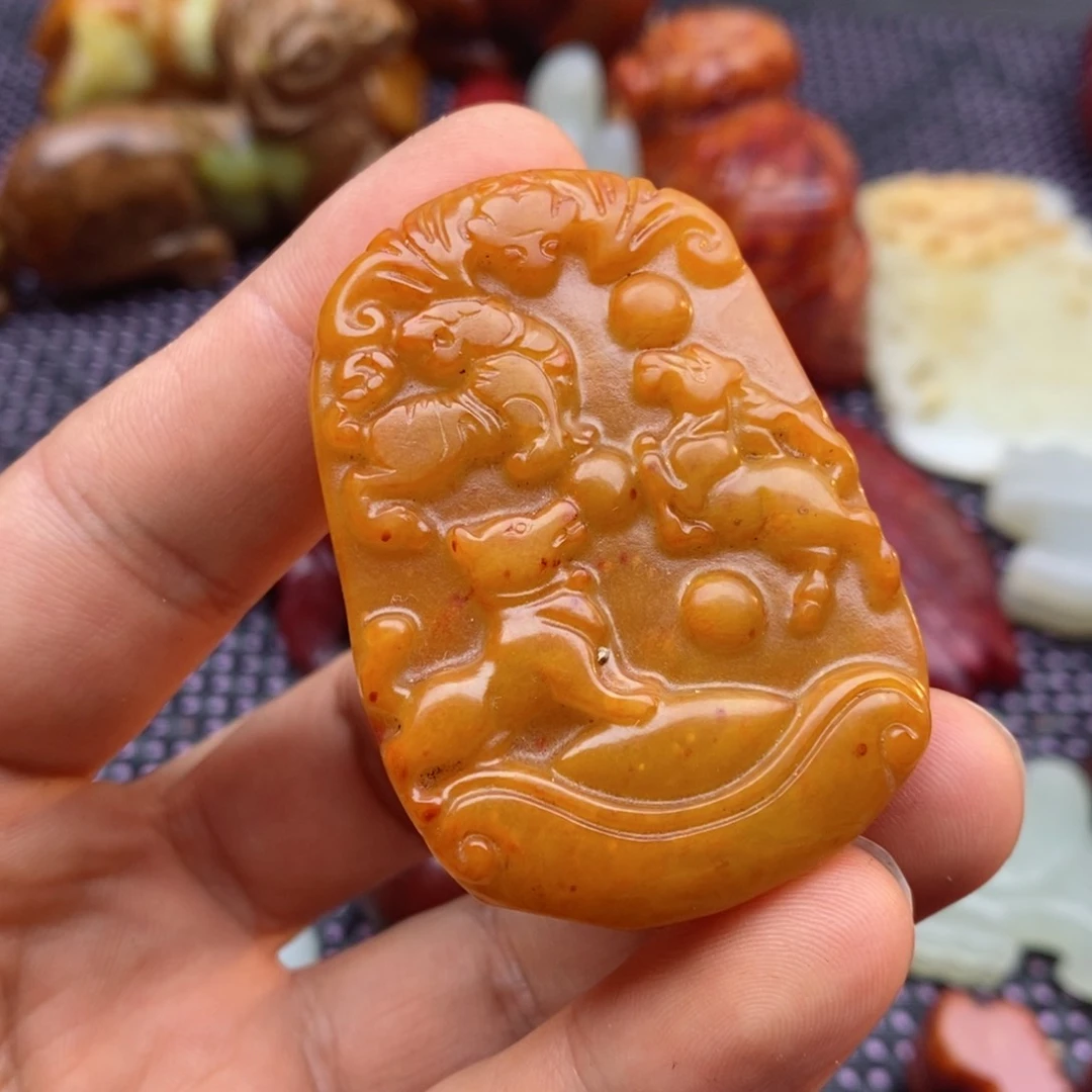 蛇纹石玉颈饰未镶嵌