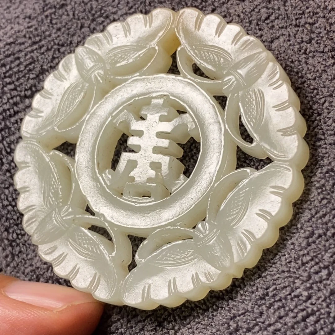 颈饰未镶嵌和田玉阳*