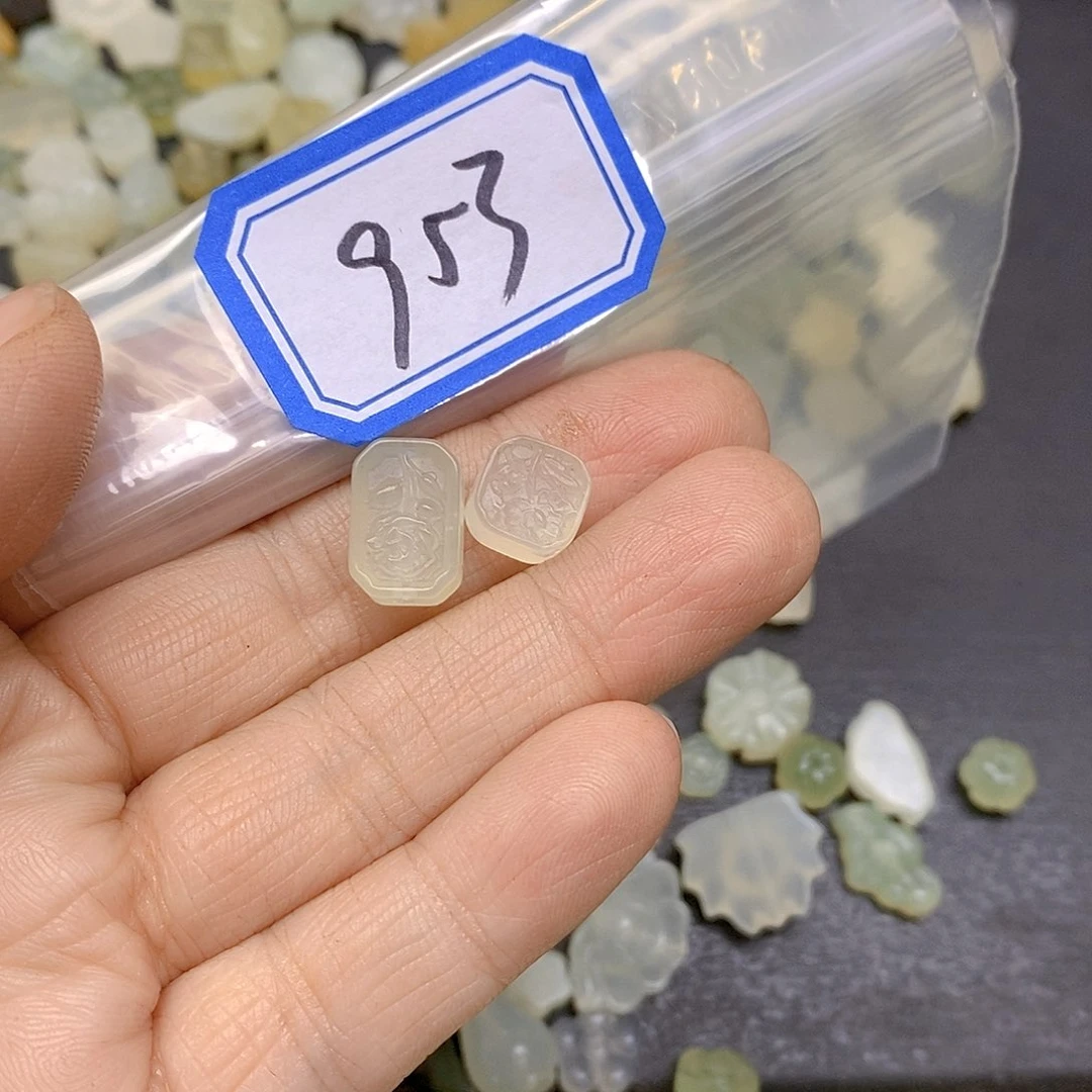 蛇纹石玉吊坠(不含链)未镶嵌九*953