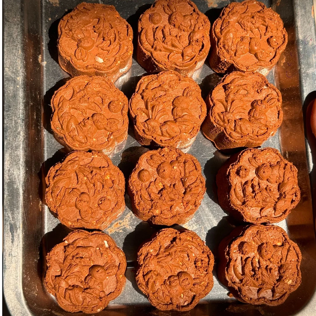 鹦鹉高钙红土月饼