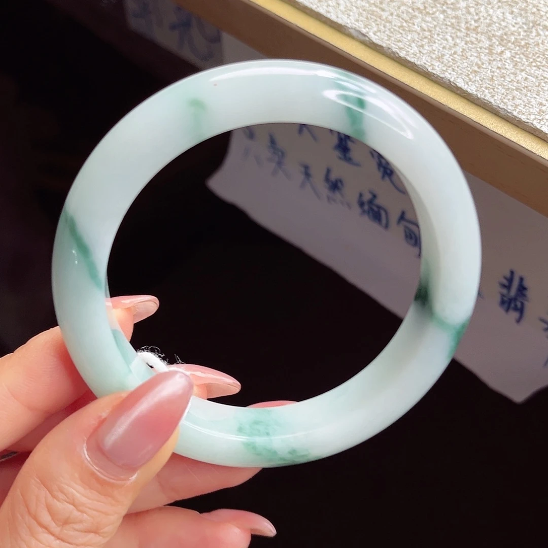 翡翠未镶嵌手镯手镯