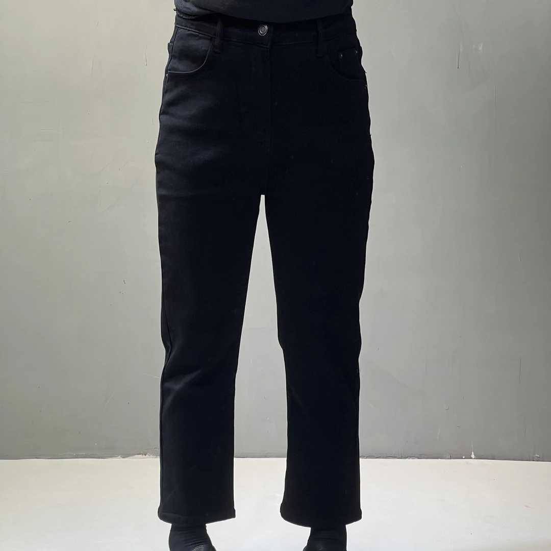 春款休闲牛仔裤黑色显瘦烟管直筒裤