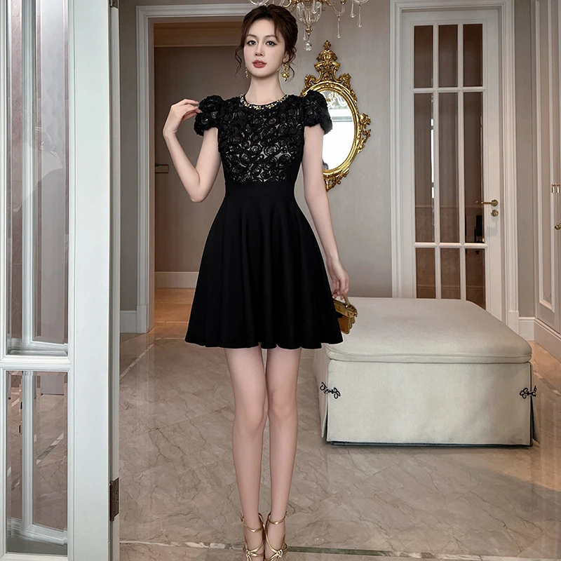 赫本风法式高级感时尚气质小黑裙收腰千金风小个子大码休闲A字裙