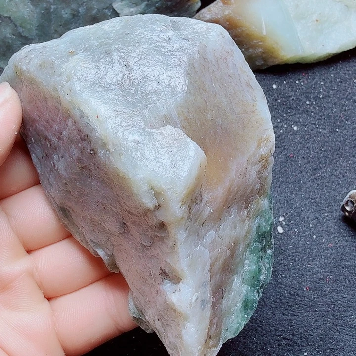 未镶嵌和田玉（糖玉）珠宝半成品