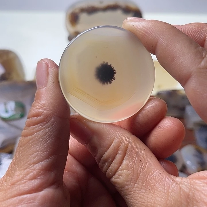 【闪购商品】玛瑙/玉髓未镶嵌珠宝半成品