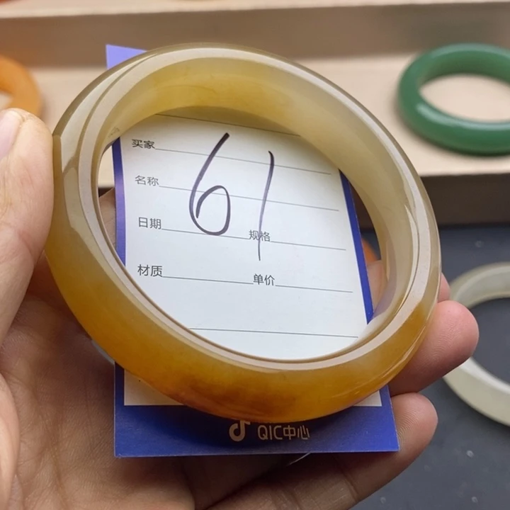 石英质玉未镶嵌手镯