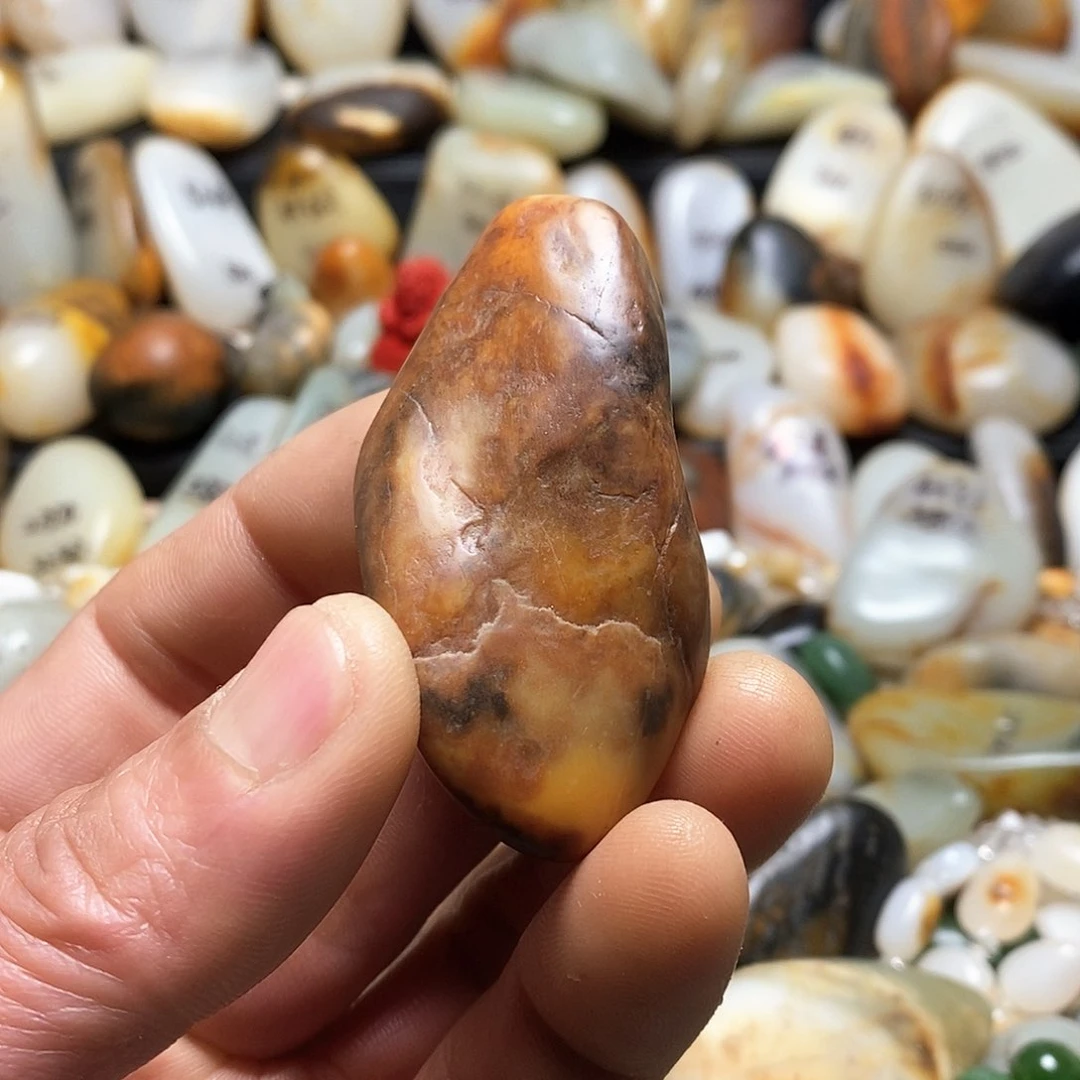 和田玉颈饰未镶嵌吊坠