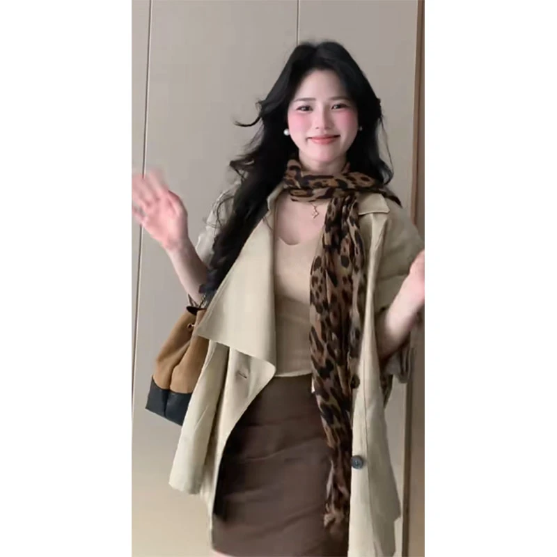 秋季新款显瘦设计感通勤风薄款V领内搭宽松风衣时尚收腰半身裙女
