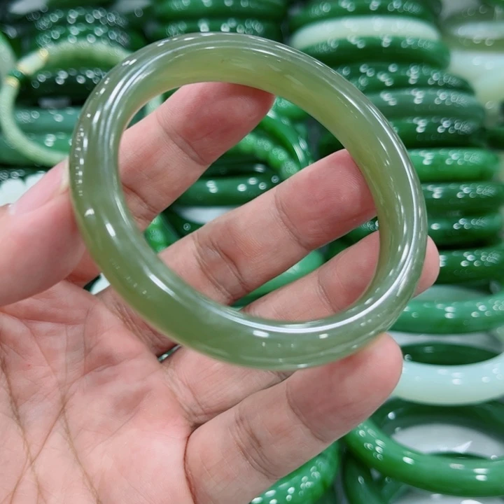 三***头和田玉未镶嵌手镯54～1