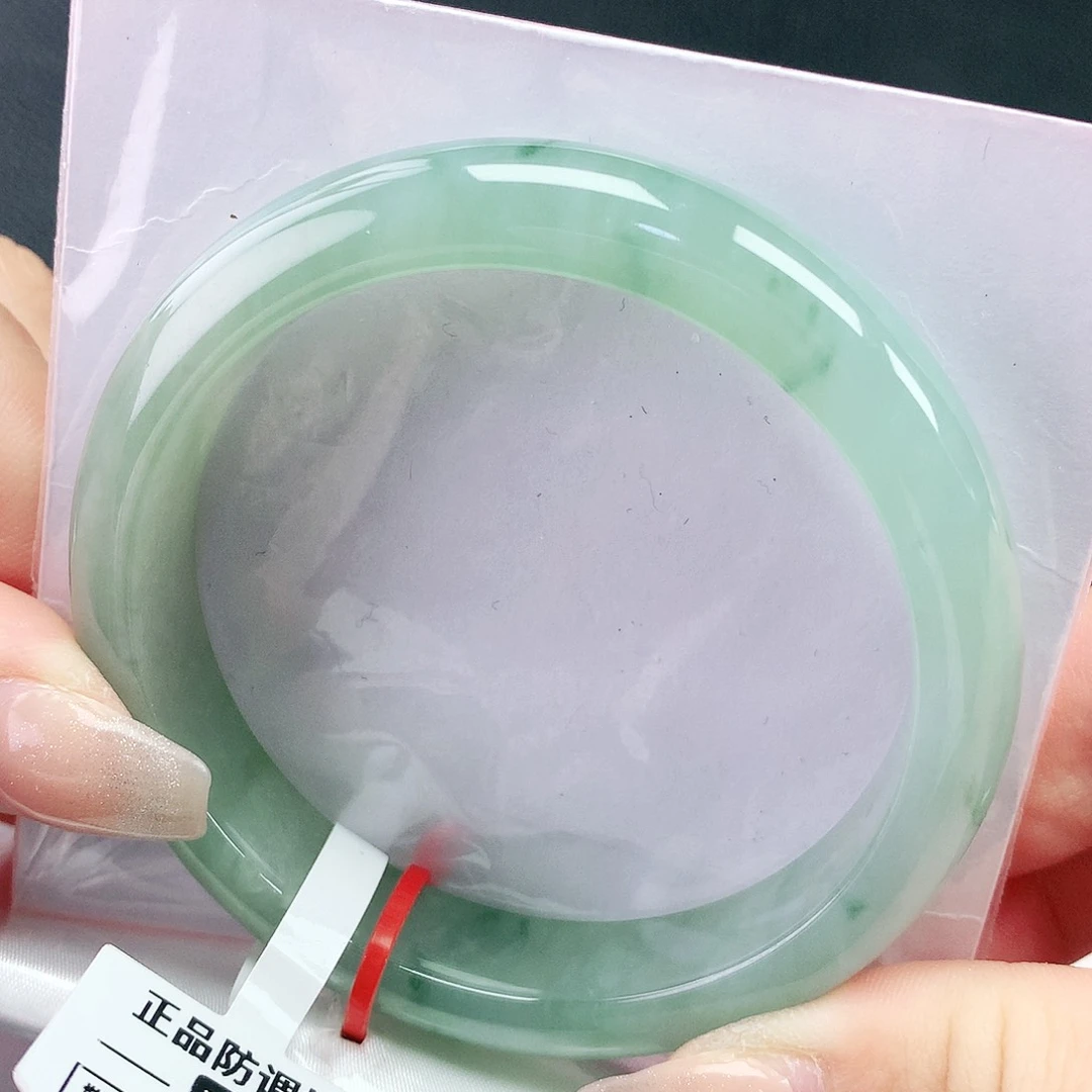 翡翠手镯未镶嵌57圈