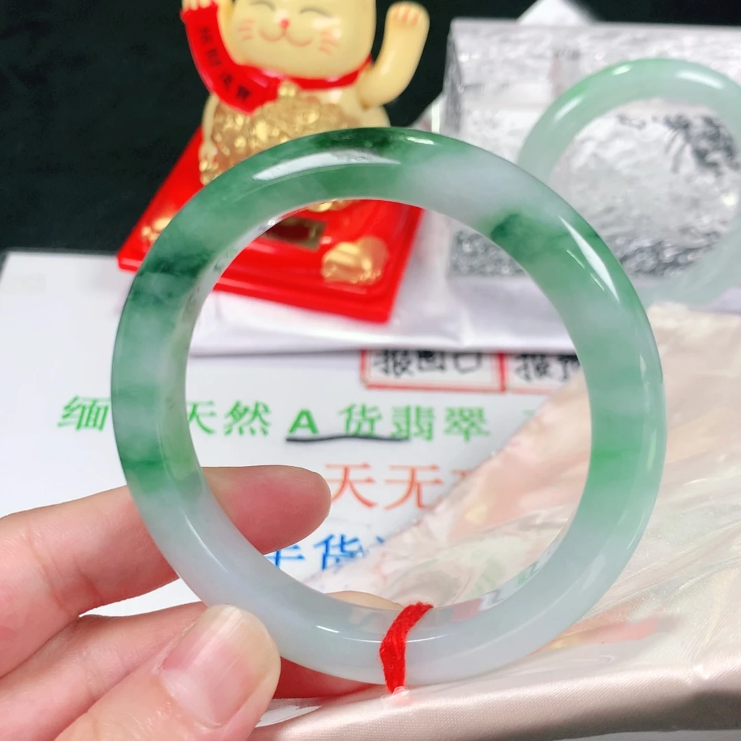 翡翠手镯未镶嵌1260