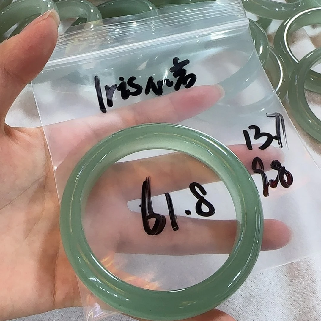 I***水东陵石未镶嵌手镯