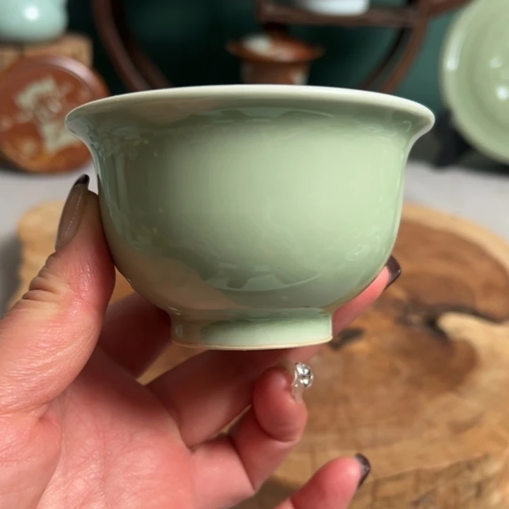 杯豆绿釉压手杯体验款