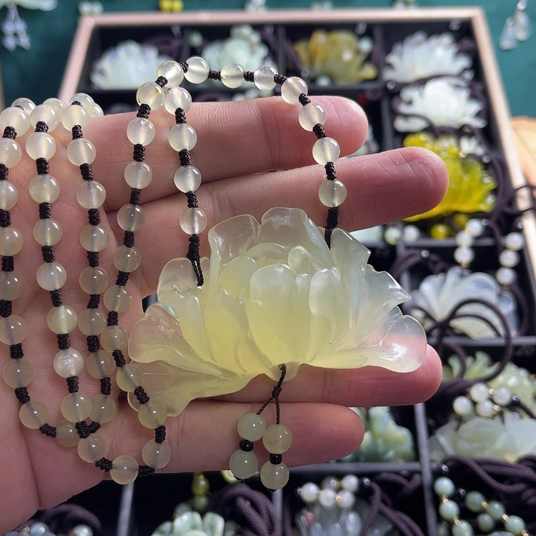 蛇纹石玉未镶嵌颈饰