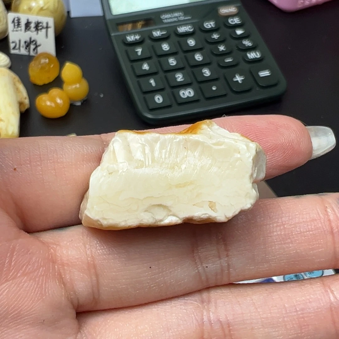 未镶嵌定制琥珀不****。蜜蜡