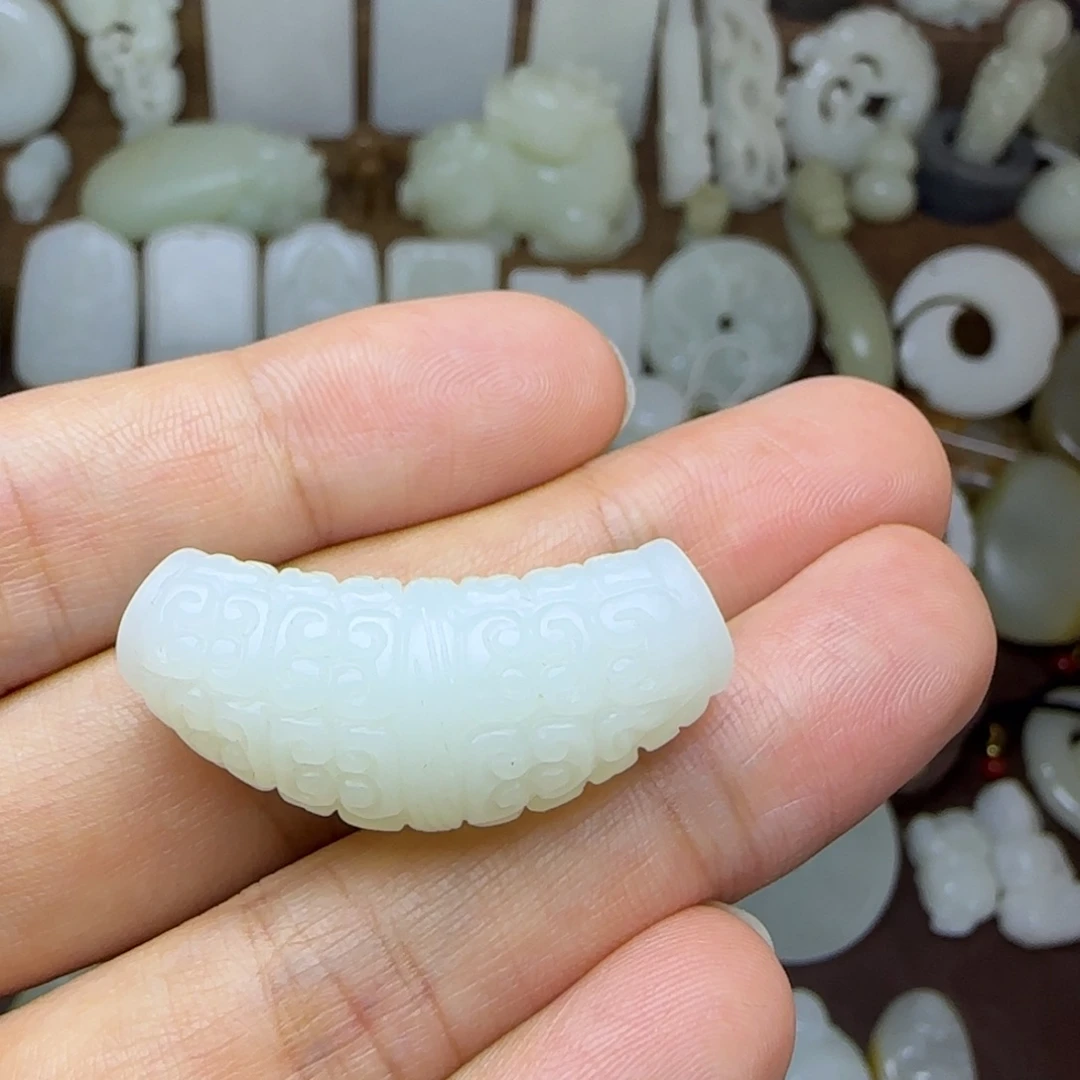 和田玉未镶嵌挂件弯管