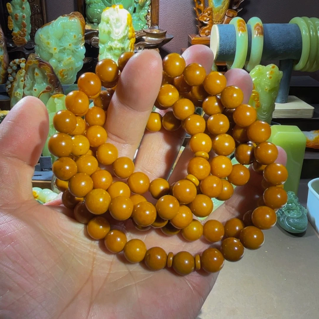 透闪石质玉未镶嵌颈饰