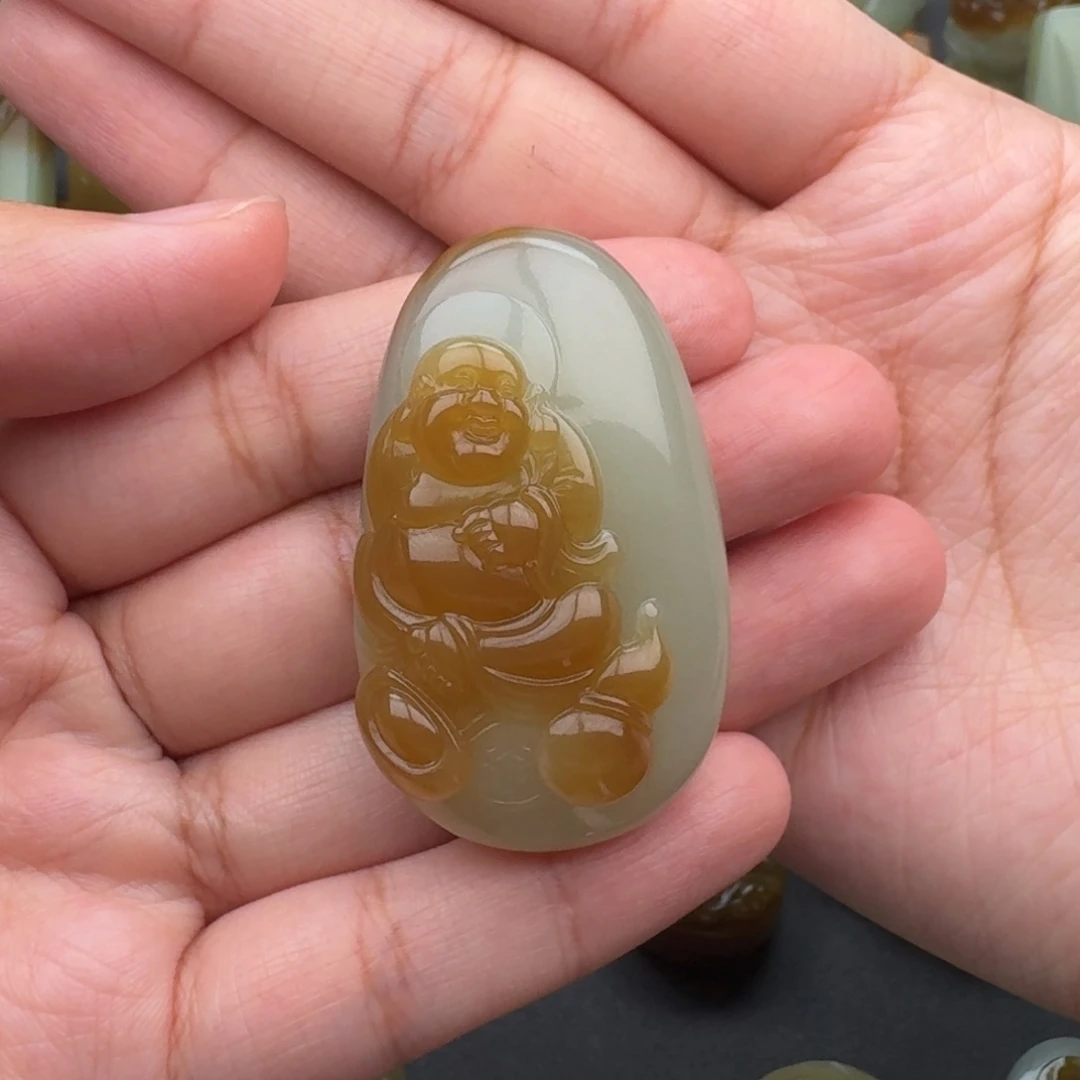 用***2颈饰未镶嵌和田玉