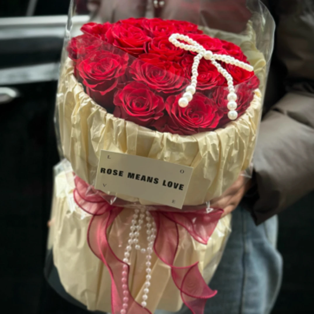 红玫瑰鲜花束送女友生日求婚同城速递仪式感