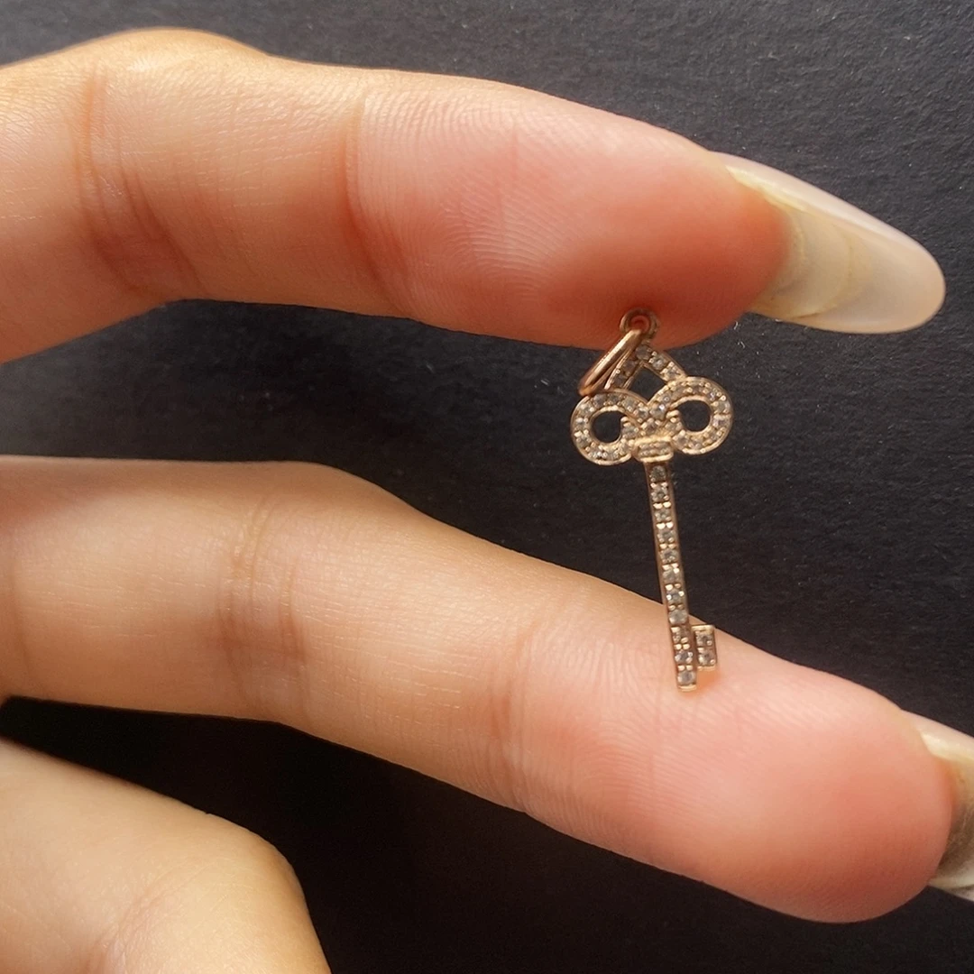 18K金镶嵌钻石吊坠(不含链)鸢尾花吊坠k玫