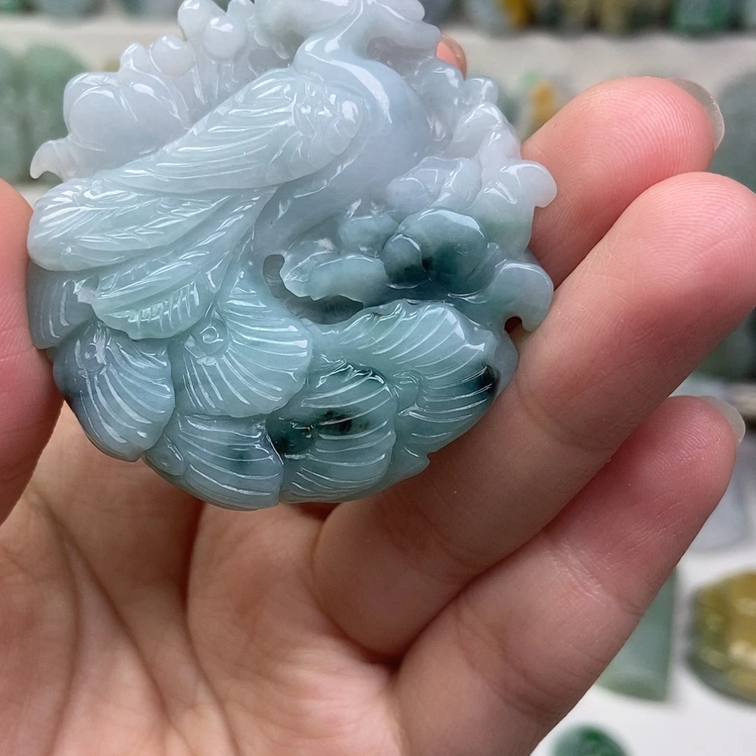 翡翠未镶嵌吊坠(赠链)