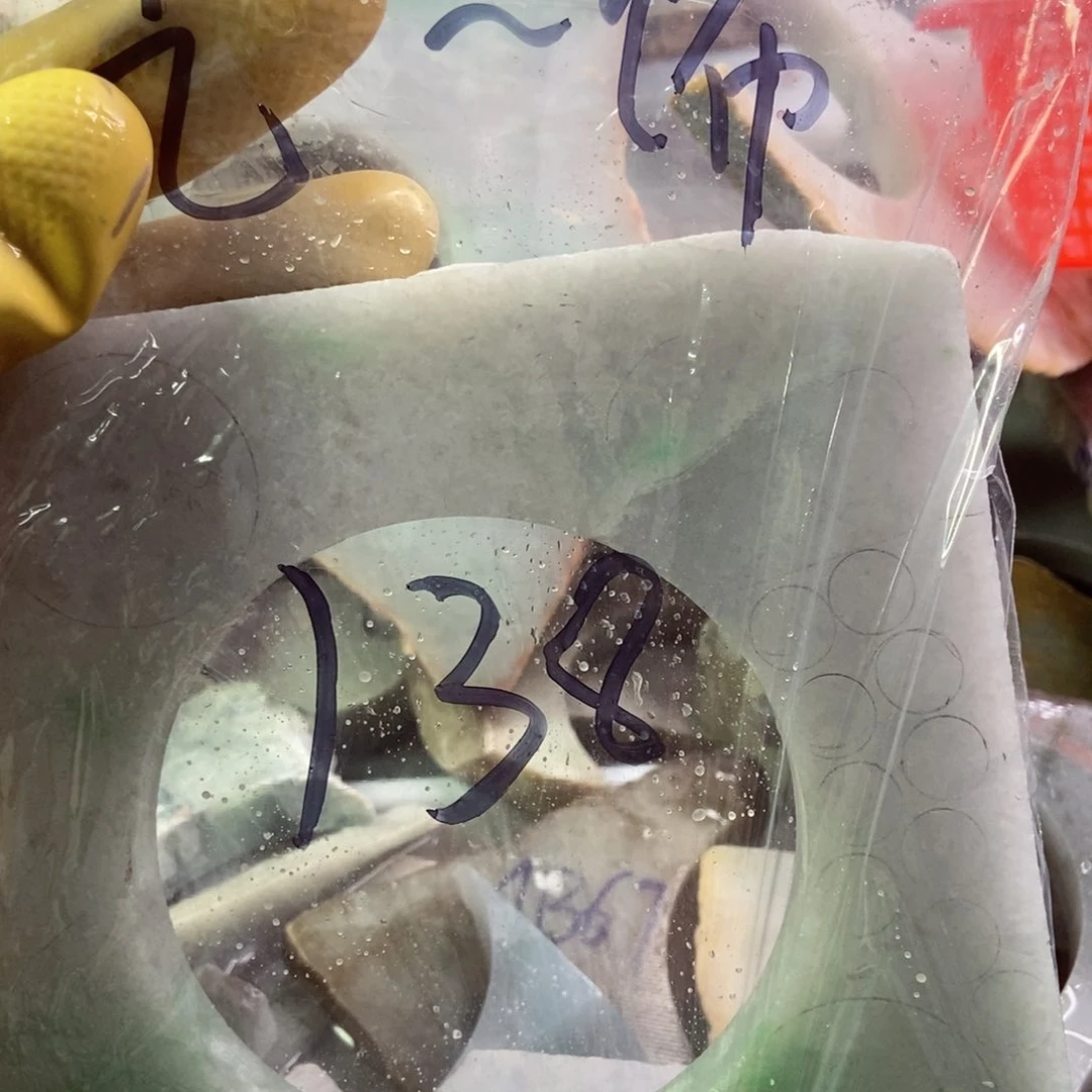 翡翠裸石艺**饰天然翡翠