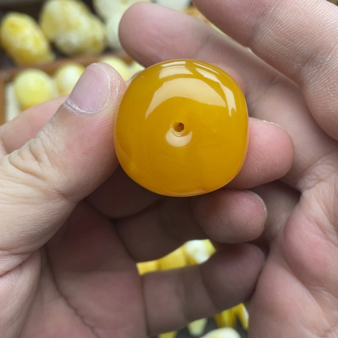 琥珀未镶嵌颈饰琥珀蜜蜡