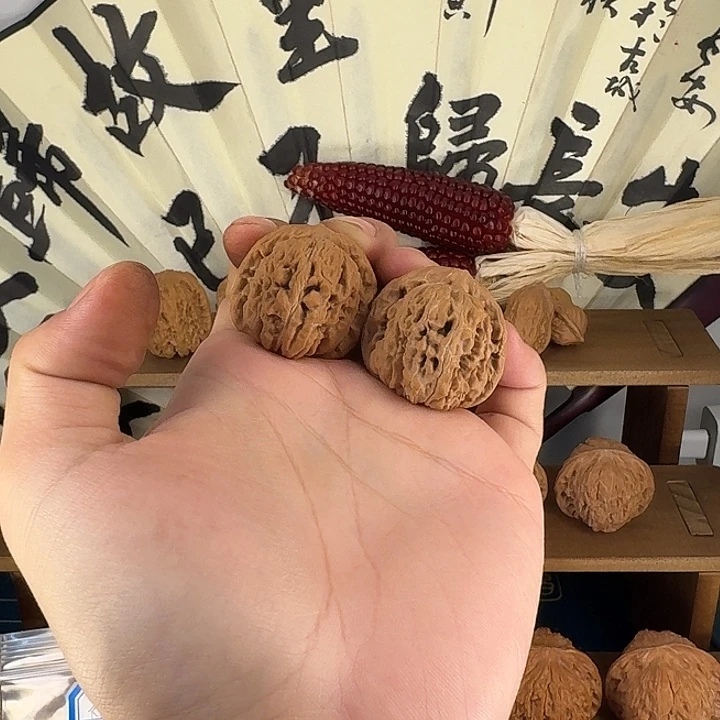 文玩核桃吊坠山地小楼子