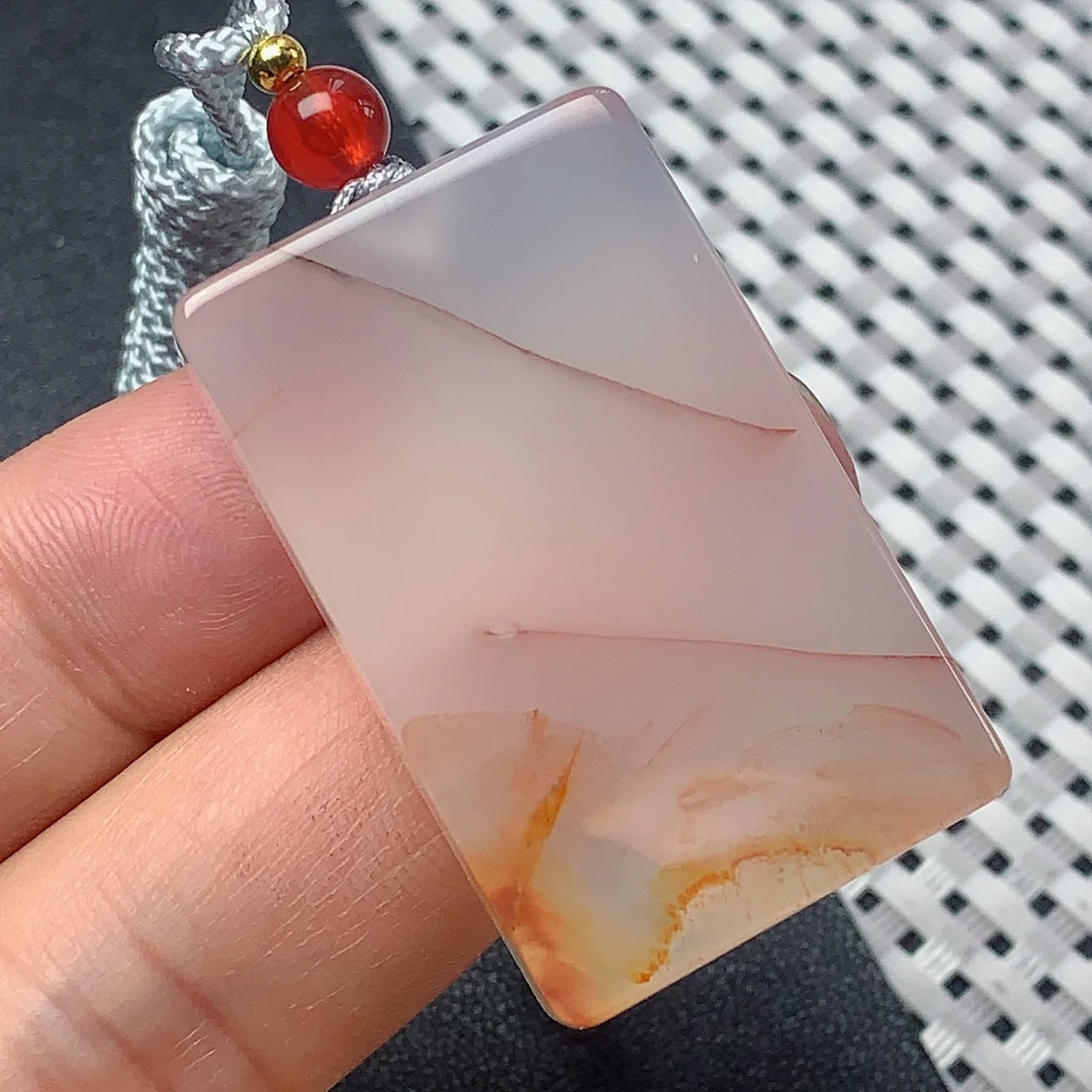 天然玛瑙龙鳞纹方形平安无事牌吊坠40.2/25.1/9mm