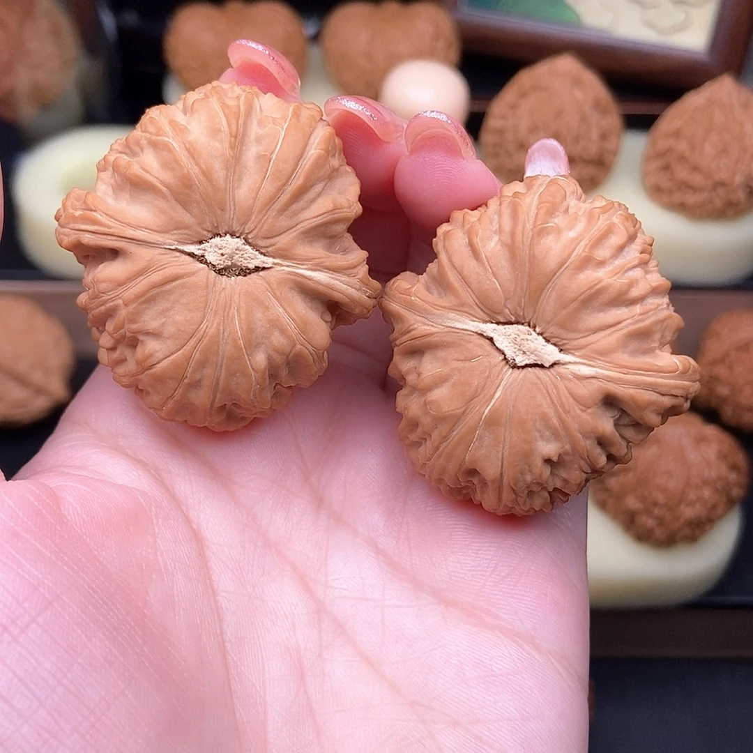 文玩核桃吊坠42闷白