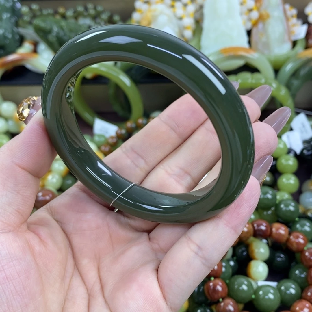 未镶嵌手串透闪石质玉淡*水手镯