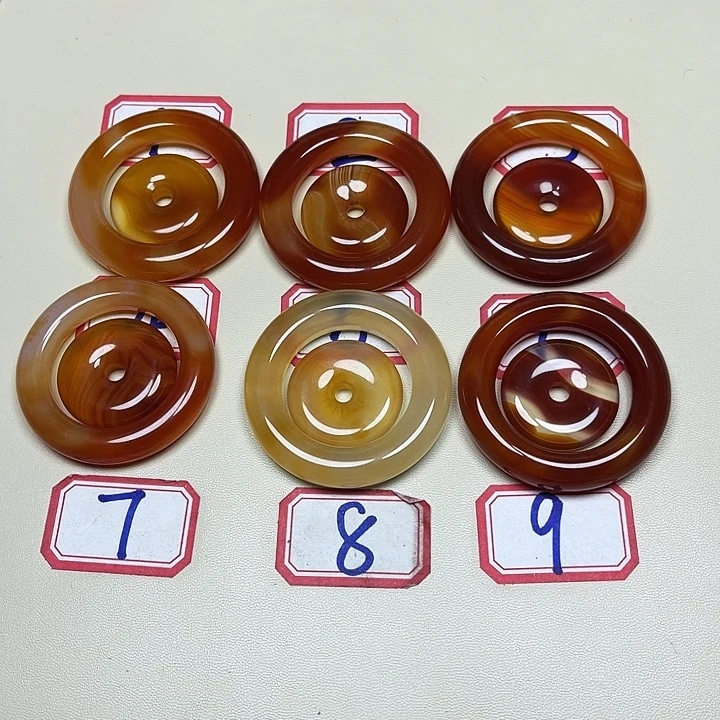 过***己未镶嵌颈饰玛瑙/玉髓