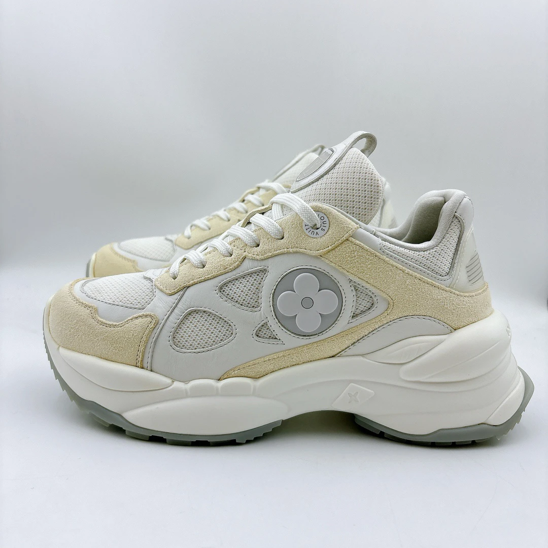 95新 LouisVuitton/路易威登 37.5码/run55运动鞋/BM01154